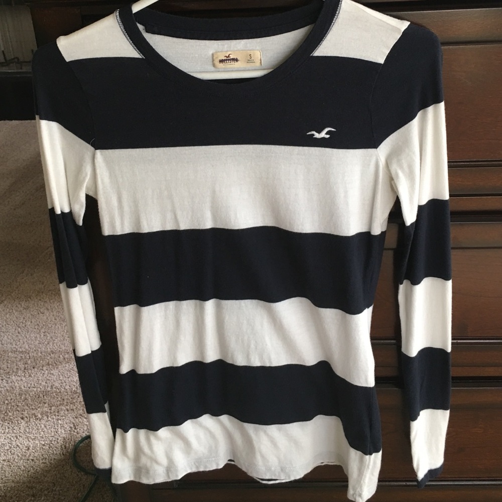🔵Long sleeve Hollister t shirt